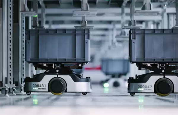 京东物流英国首座智狼仓投运,智能配送提速