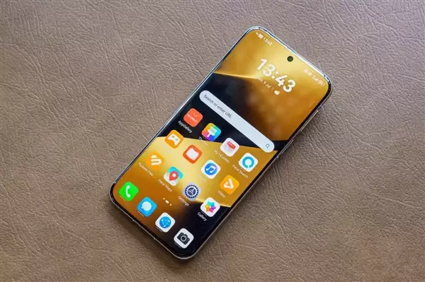 鸿蒙最强影像旗舰已在路上！华为Pura 90全系回归直屏：尺寸变大了