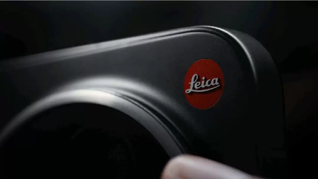 卢伟冰：小米 17 Ultra 徕卡版大师变焦环不是配件，而是手机的一部分