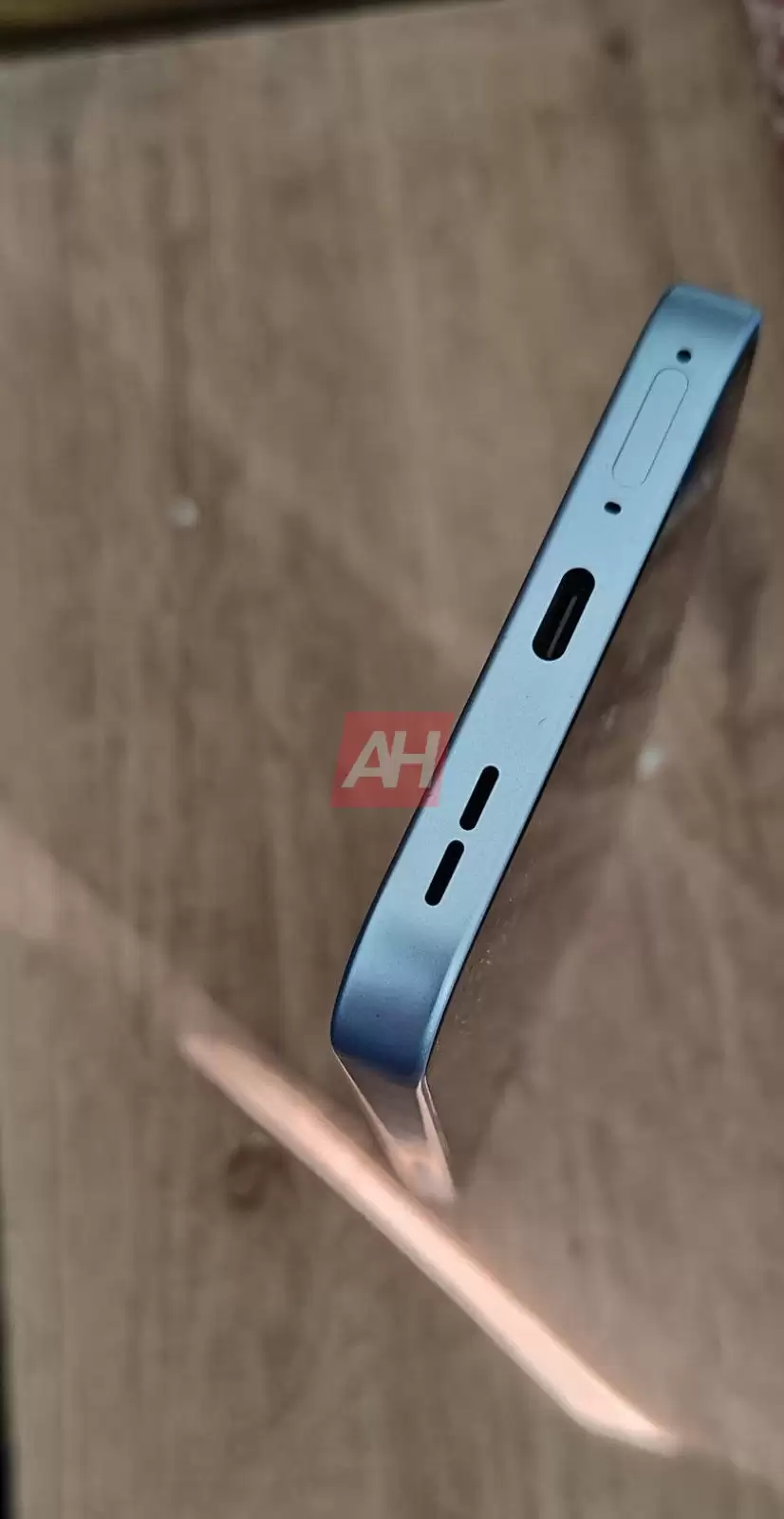 国际版一加 Turbo 手机实物图曝光：9000mAh 电池、骁龙 7s Gen 4 芯片