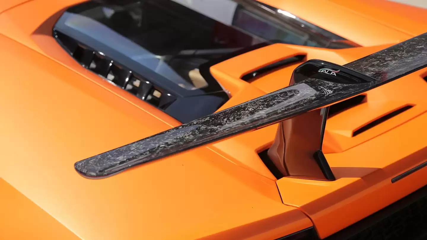 兰博基尼新专利曝光:用磁铁取代液压,重新定义超跑尾翼