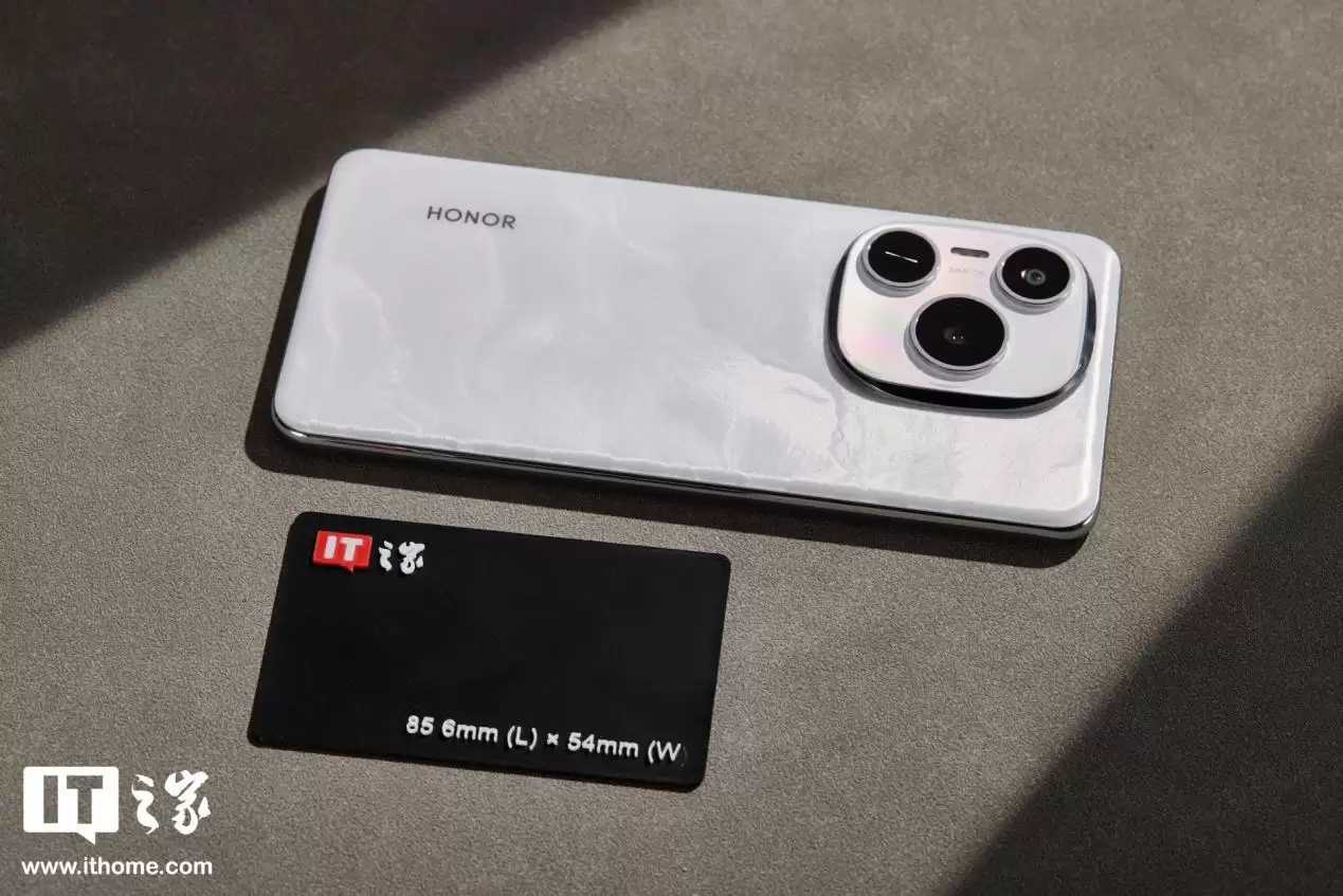 荣耀 Power2 跑分出炉：第一台电池突破 10000mAh 的新机，暂定下个月登场