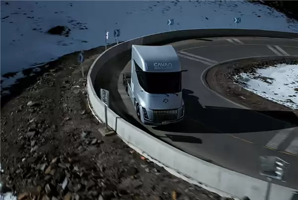 北汽福田发布卡文重卡BEACON量产版,涵盖纯电氢燃料多动力形式