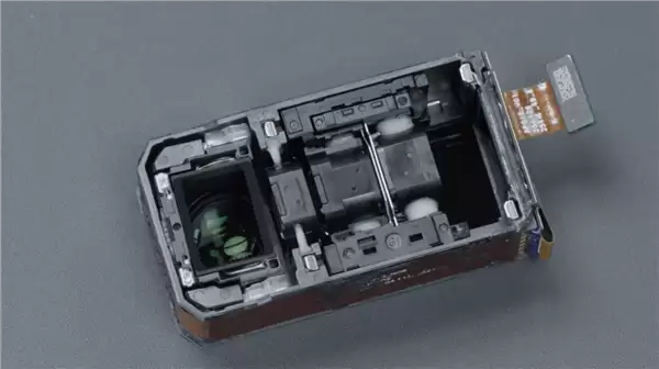 小米17 Ultra底2亿长焦拆解：迄今最复杂的长焦结构！