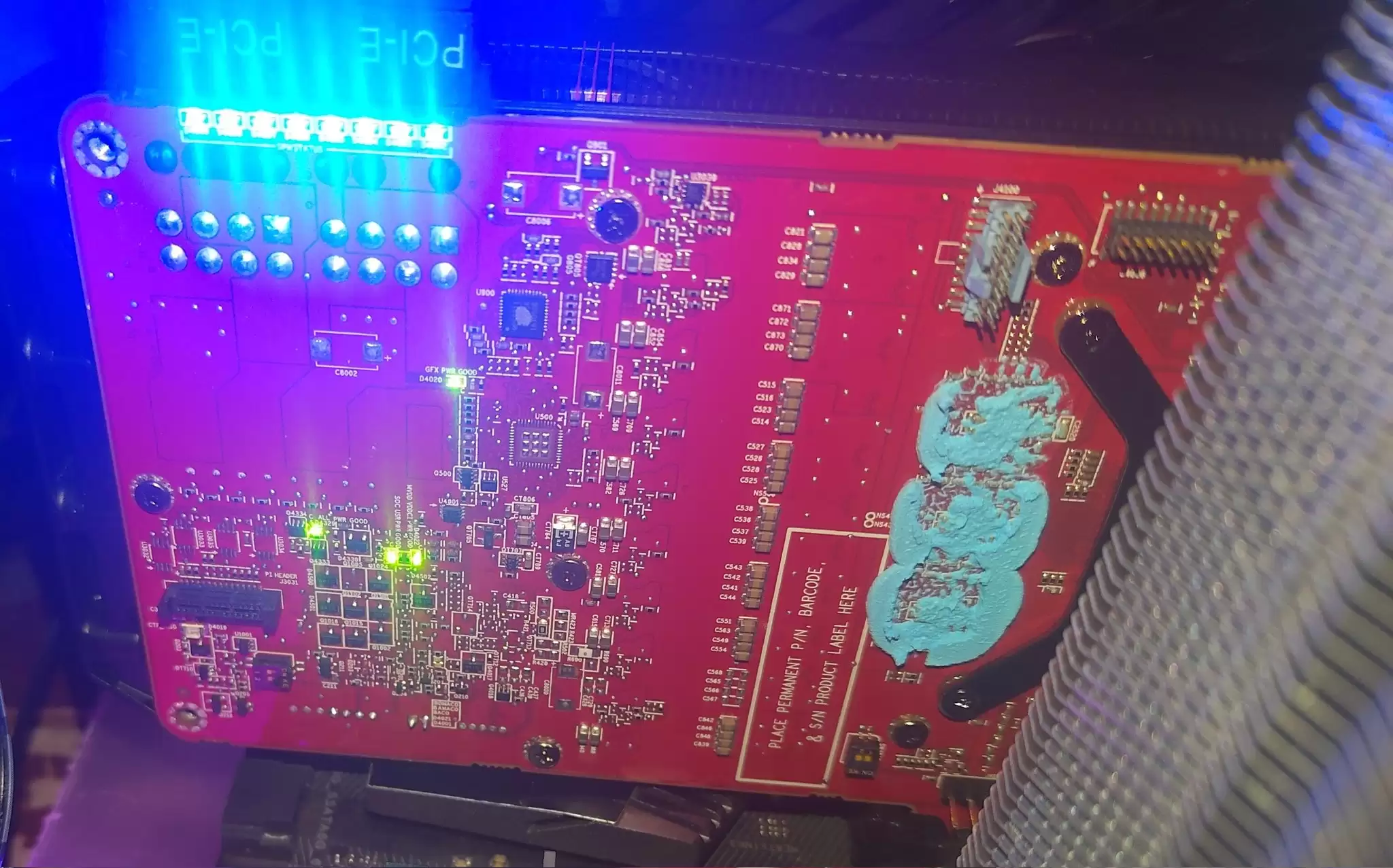 AMD Radeon RX 7700 XT 显卡未发售 MBA“公版”原型曝光