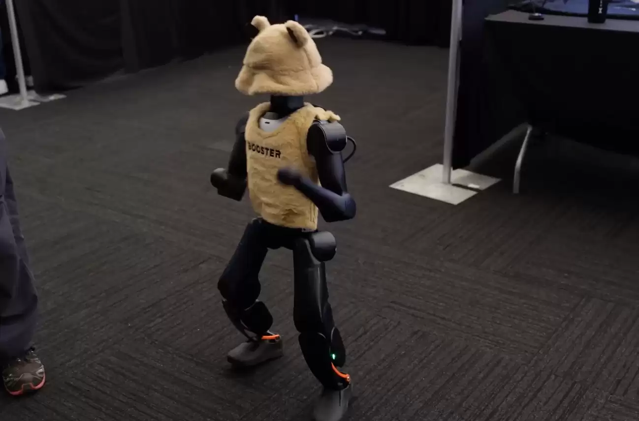 华尔街日报：人形机器人赛道过热，创业者警告技术成熟度被高估