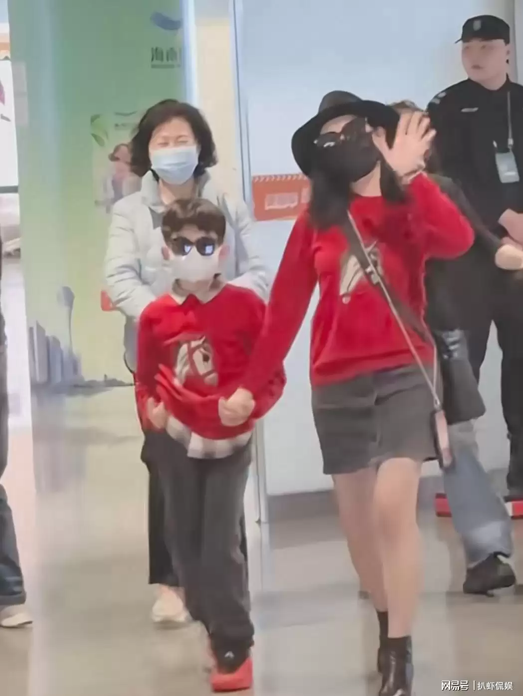 陈妍希机场造型