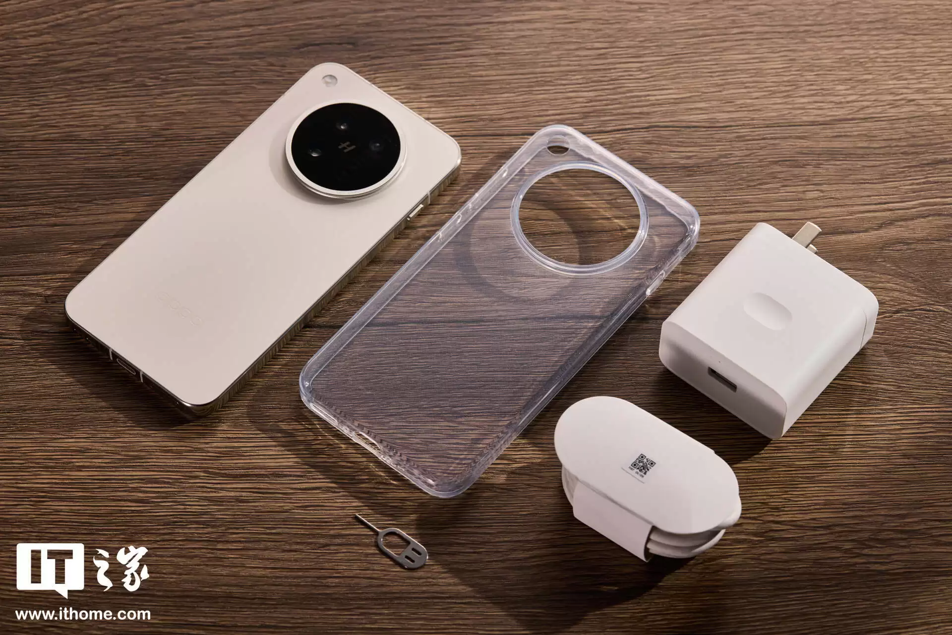 消息称某厂 6.3 英寸小屏机或搭载 2 亿像素 HP5 主摄 + 潜望镜，预计为 OPPO Find X9s