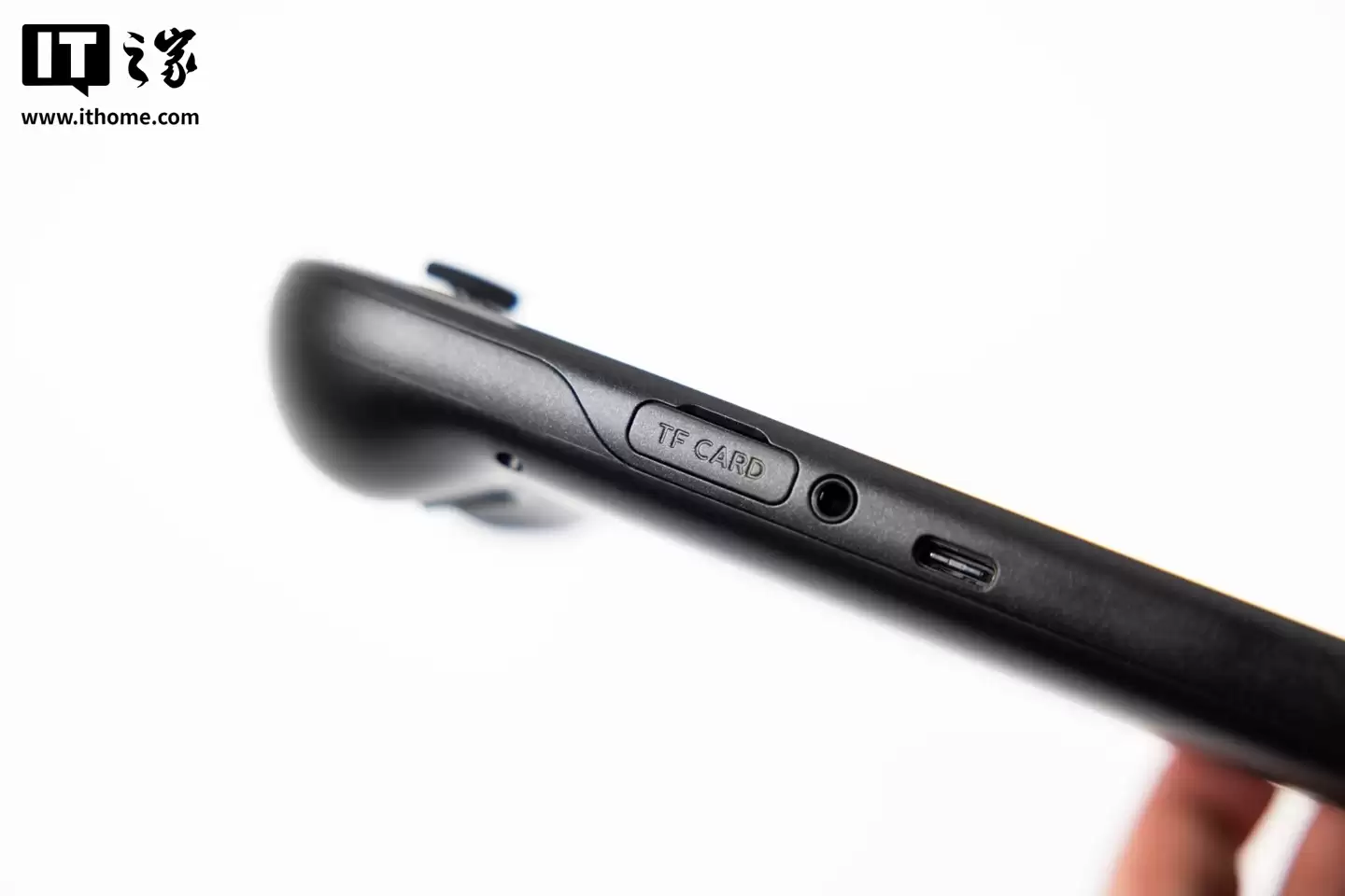 Retroid Pocket 6 掌机终版定型:可模拟 PS2/Switch 游戏