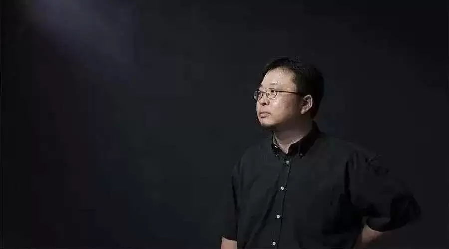 在耳机上装摄像头,这事能成吗?