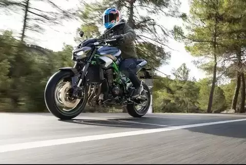 2025款川崎Z900焕新上市：细节升级，配置拉满，性价比依旧突出