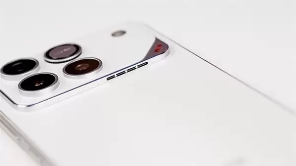 目前性价比最高的游戏手机 三大品牌旗舰巅峰对决