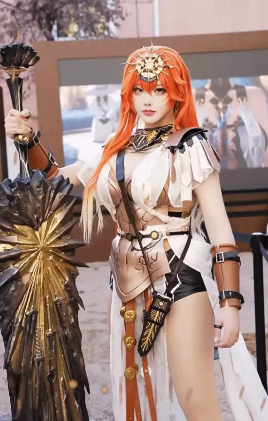 博主Yasal_170惊艳演绎鸣潮奥古斯塔引热议