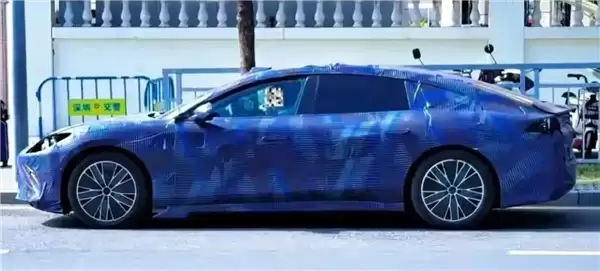 方程豹首款轿车谍照来了！或命名“豹9” 溜背+激光雷达！