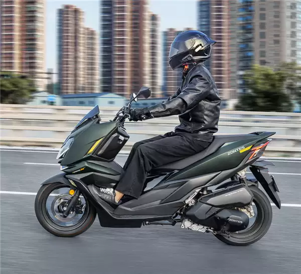 升仕150X上市：11800元全铝车架，TCS，重踏150cc踏板标杆