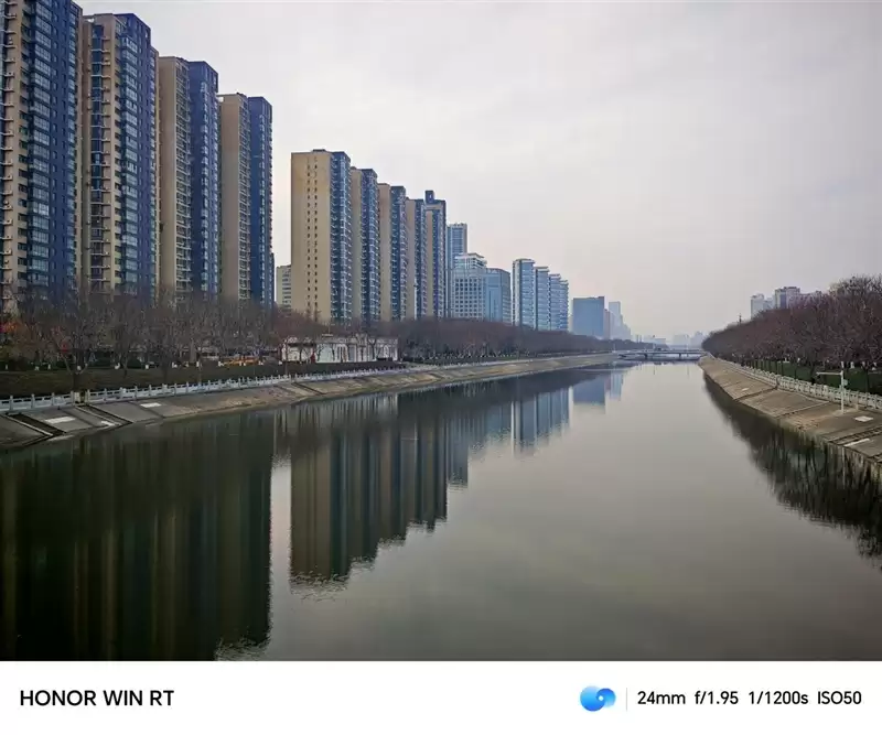 半年内没有对手！荣耀WIN RT评测：2699元首发1万mAh大电池 这才是性价比电竞机！