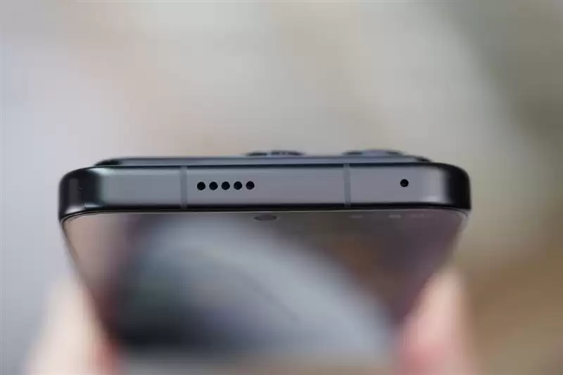 半年内没有对手！荣耀WIN RT评测：2699元首发1万mAh大电池 这才是性价比电竞机！