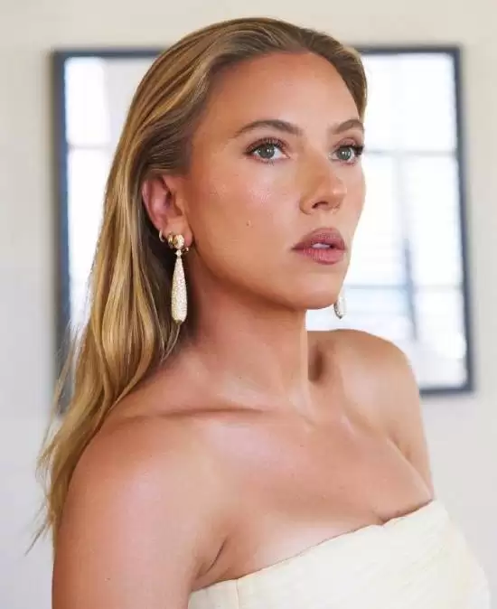 佐伊·索尔达娜票房逼近151亿，距影史榜首仅差1.73亿