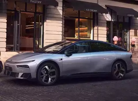 小鹏2026款P7+全球首发，智驾升级续航突破