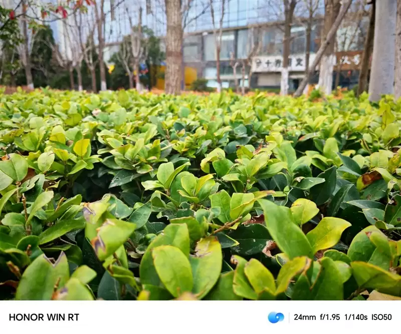 半年内没有对手！荣耀WIN RT评测：2699元首发1万mAh大电池 这才是性价比电竞机！