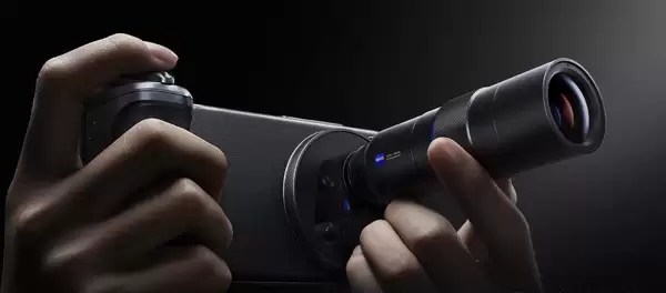 新一代影像灭霸！vivo X300 Ultra规格出炉：6.82英寸2K直屏、取消拍照键