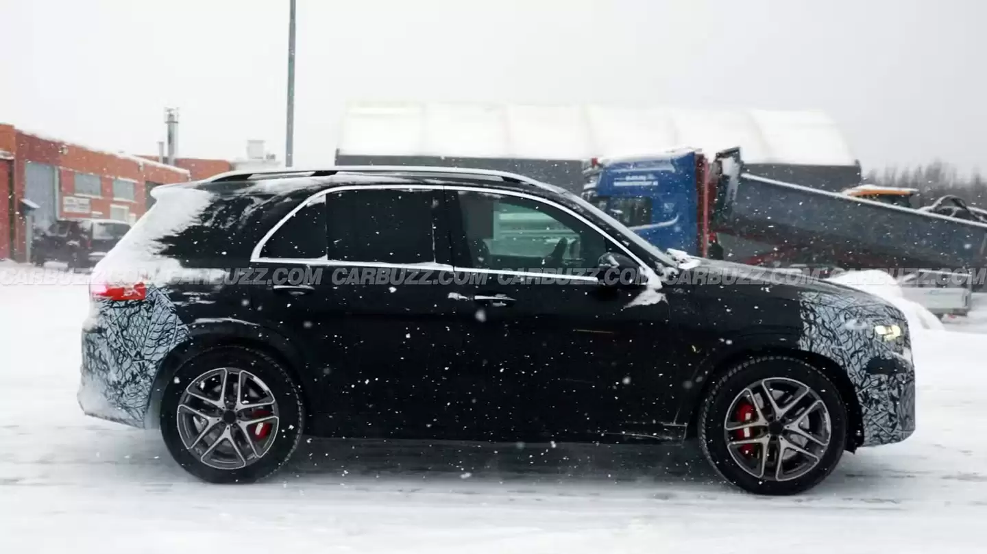 梅赛德斯-AMG GLE 53 改款车型路测谍照曝光:429 马力 +48V 轻混