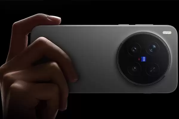 新一代影像灭霸！vivo X300 Ultra规格出炉：6.82英寸2K直屏、取消拍照键