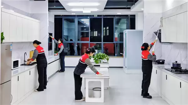行业最大！京东家政西南培训基地开班运营：学员免费参训 拎包入住