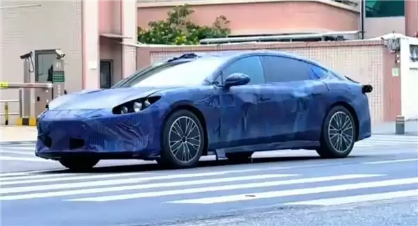 方程豹首款轿车谍照来了！或命名“豹9” 溜背+激光雷达！