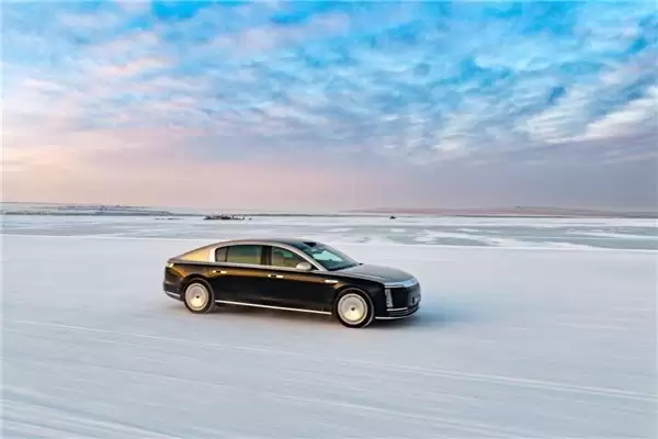 尊界 S800 如何用智能安全与舒适科技护航冬季旅程？