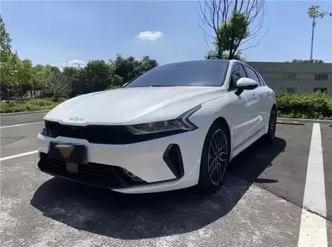 起亚K5购车记:颜值与实用兼得的出行伙伴