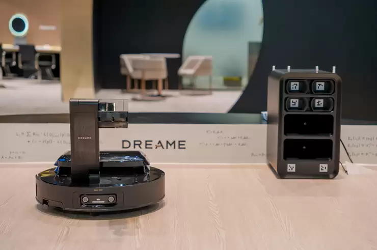 追觅扫地机器人释放CES悬念海报，疑似具身智能新突破