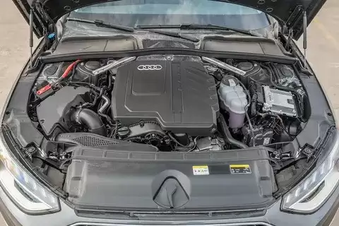 奥迪A4L冷却液泄漏与异响问题解析及驾驶维护建议