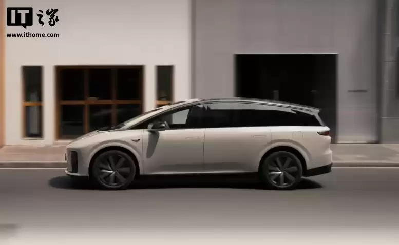 消息称理想将重点调整30万元级车型：纯电i8持续迭代，增程精简SKU