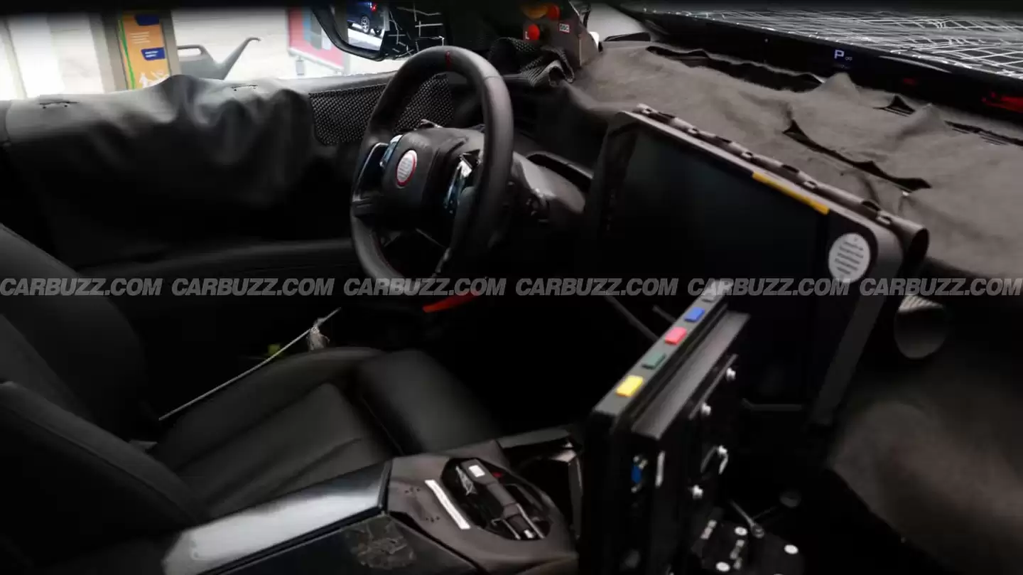 第五代燃油版宝马 X5 路试谍照曝光，“新世纪”前脸设计