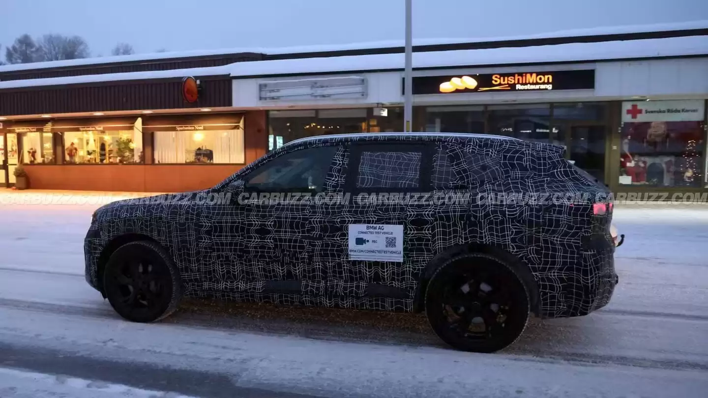 第五代燃油版宝马 X5 路试谍照曝光，“新世纪”前脸设计