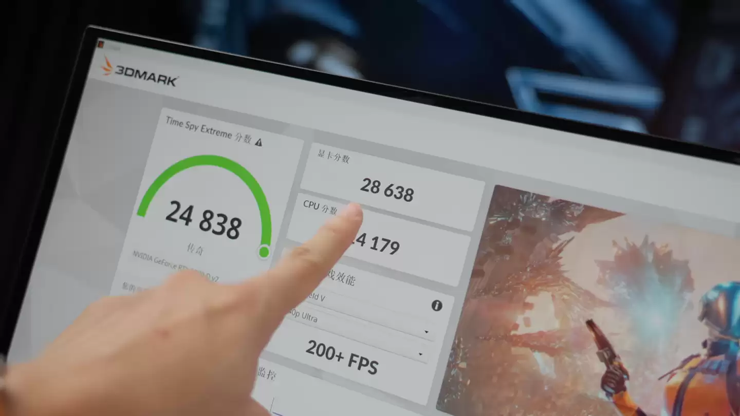 800W 核弹：华硕 ROG 骇客 RTX 5090D v2 显卡展示，全球限量 1000 张