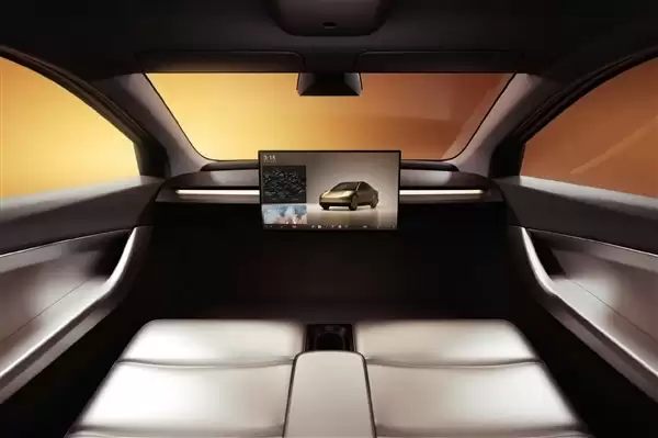 马斯克:不带方向盘的特斯拉CyberCab将于4个月后投产