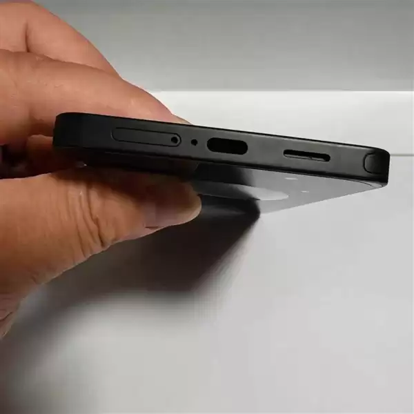 2026年首款万元机皇来了！三星Galaxy+S26+Ultra机模上手