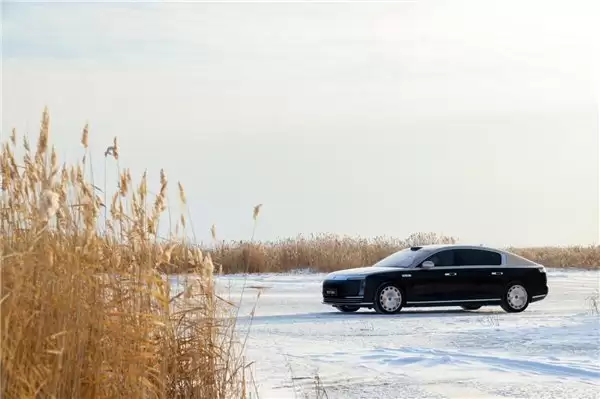 尊界 S800 如何用智能安全与舒适科技护航冬季旅程？