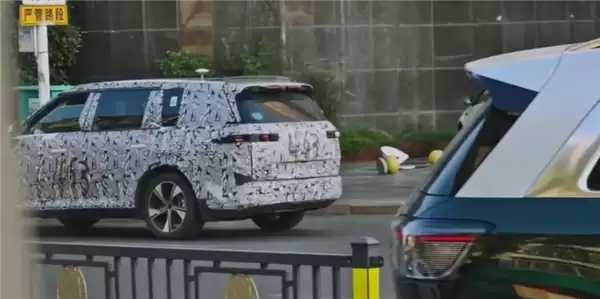 神似900！领克800谍照曝光：方正造型+Y形日行灯