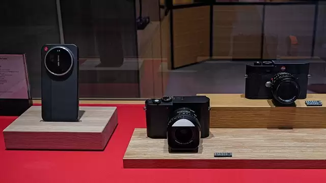 小米17 Ultra徕卡版亮相全国旗舰店