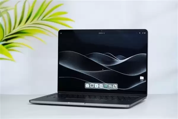 摩尔线程发布AIBOOK AI笔记本,2026年1月开售