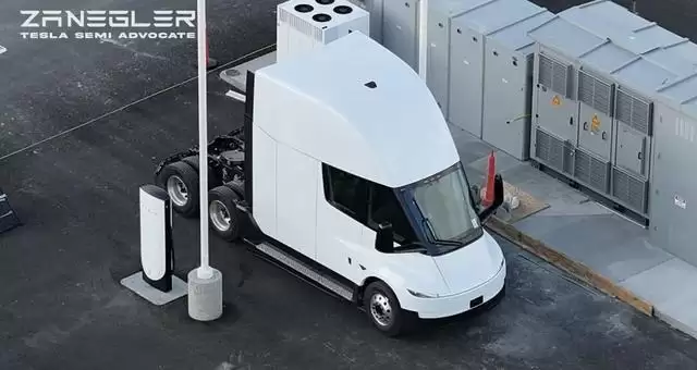 特斯拉Semi电动卡车充电视频流出:1.2 MW极速补能