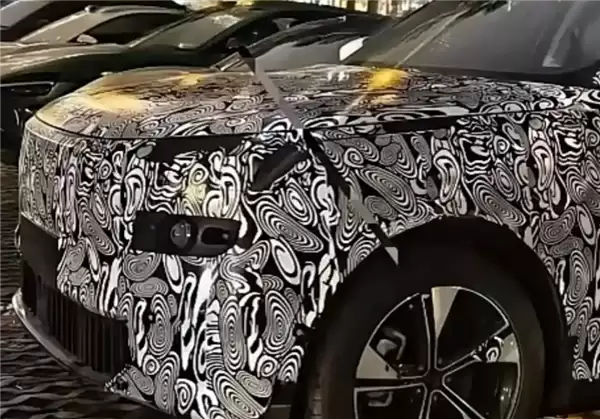 神似900！领克800谍照曝光：方正造型+Y形日行灯