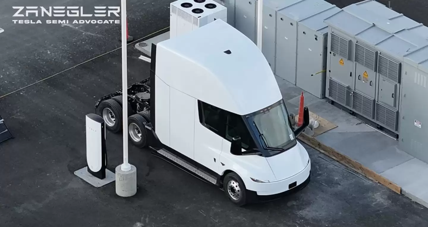 特斯拉Semi电动卡车充电视频流出：1.2 MW极速补能