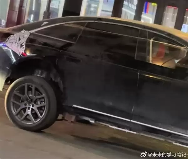 套了个S9的壳子 享界神秘新车路试:离地间隙超高