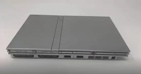 PS2限量版主机拍卖价达800欧元,收藏热潮再现