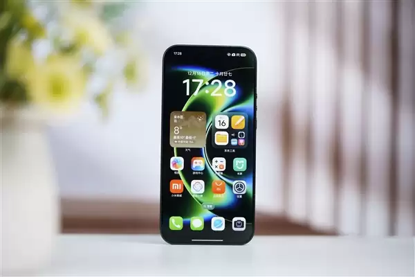 小米17 Ultra维修备件价格出炉：显示屏990元 主板2980元起