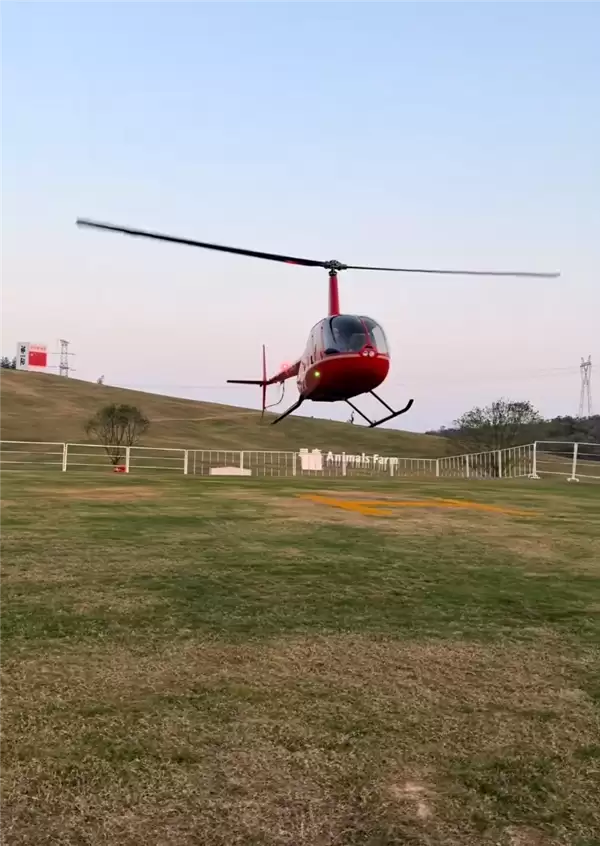 男子开飞机带家人回老家过元旦 80多公里路程只要15分钟